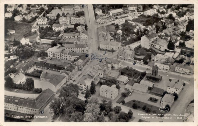 Flygfoto ver centrum av Vrnamo p 40-talet