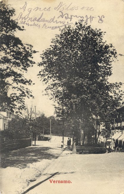 Storgatan, med bron i bakgrunden