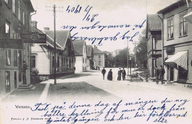 Storgatan (Kyrktorget i bakgrunden (ca 1904)