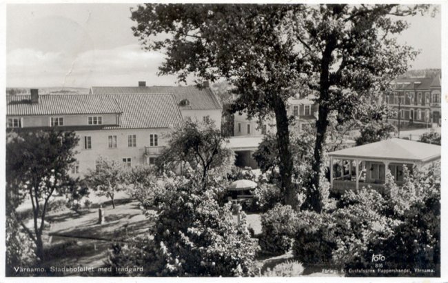 Stadshotellet med trädgård