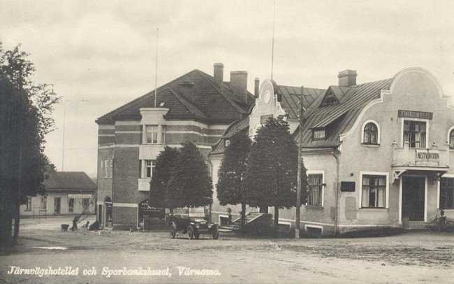 Jrnvgshotellet och Sparbankshuset.