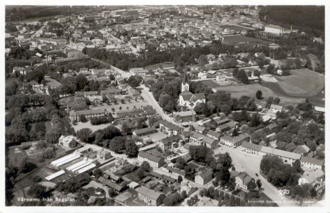 Flygfoto över centrum av Värnamo på 30-talet