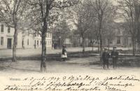 Gstisplan med Turisten i bakgrunden (ca 1904)