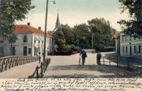 Åbron, med kyrkan i bakgrunden