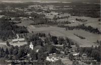 Flygfoto ver Voxtorps kyrka och skola